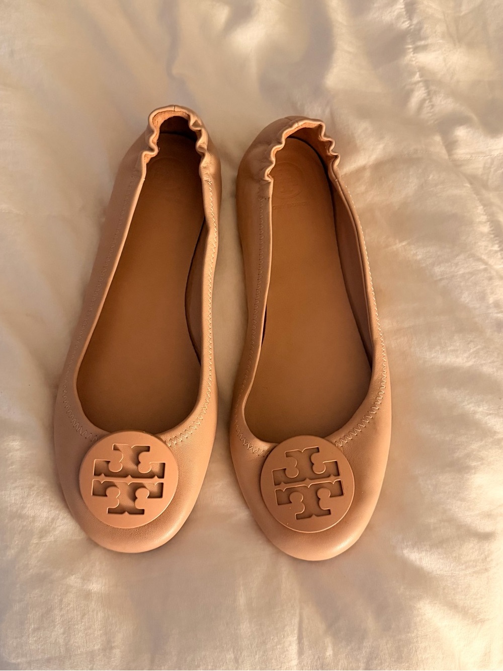 Tory Burch Ballet Flats with Double-T Medallion — Blush